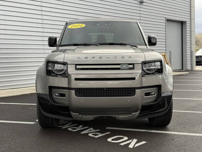 2024 Land Rover Defender 130 P400 X-Dynamic SE