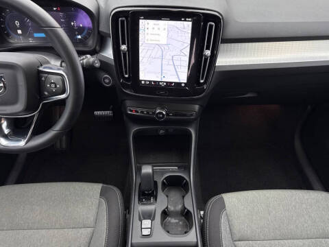 2023 Volvo XC40 B5 Core