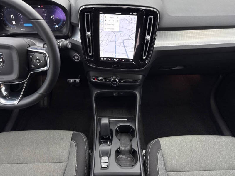 2023 Volvo XC40 B5 Core