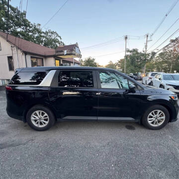 2022 Kia Carnival LX