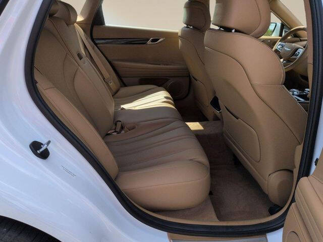 2025 Genesis G80 2.5T