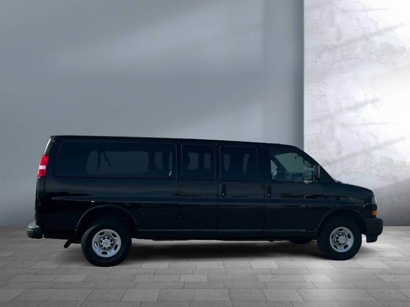 2025 Chevrolet Express LS 3500