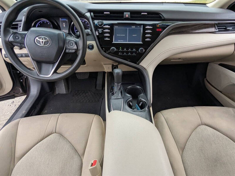 2019 Toyota Camry LE