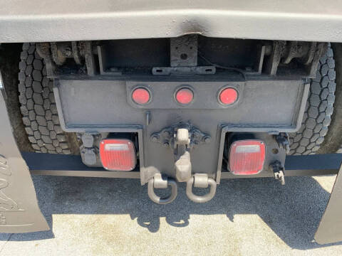 2015 Freightliner M2 106