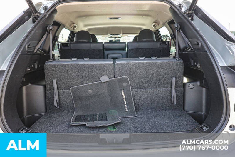 2025 Mitsubishi Outlander SE