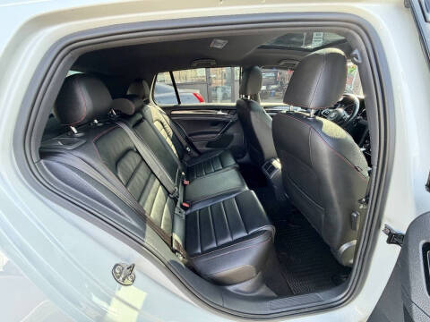 2016 Volkswagen Golf GTI SE