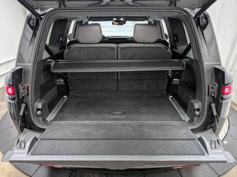 2025 Rivian R1S