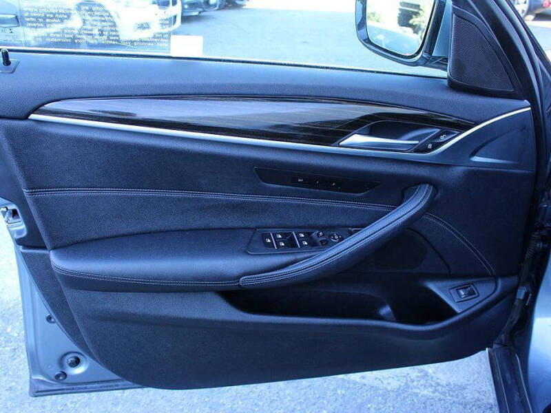 2022 BMW 5 Series 530i