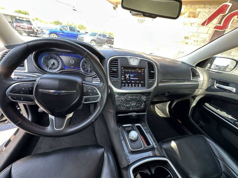 2021 Chrysler 300 Touring L