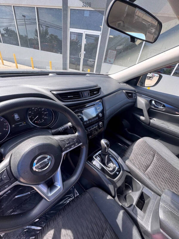 2017 Nissan Rogue SV