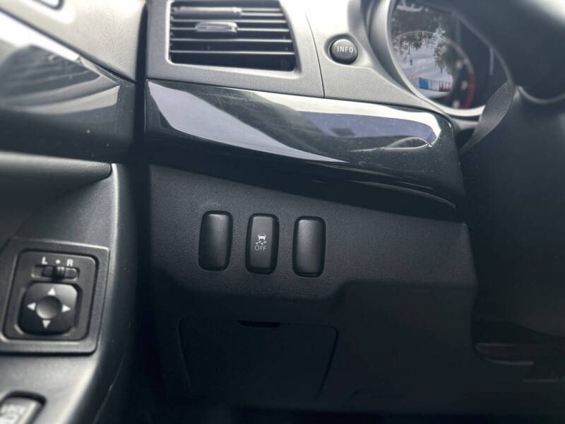 2017 Mitsubishi Lancer ES