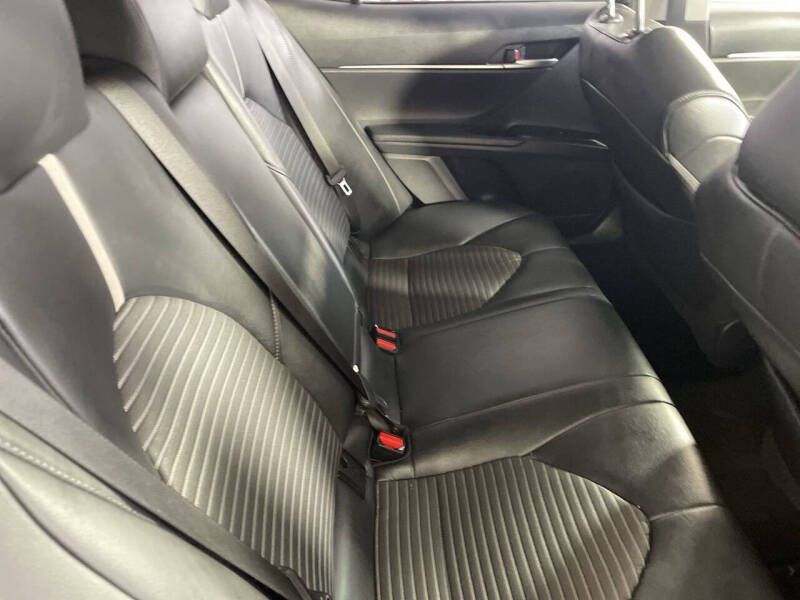 2018 Toyota Camry SE