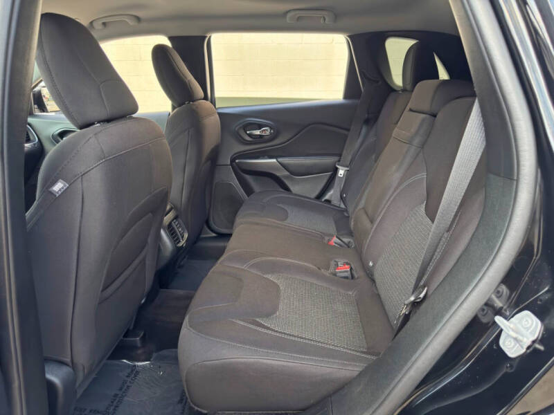 2019 Jeep Cherokee Latitude