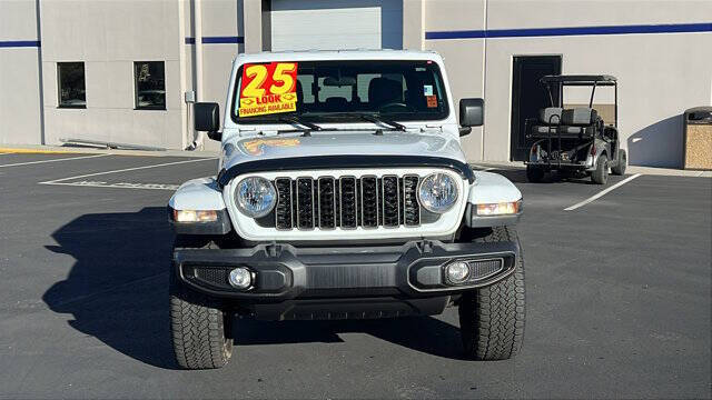 2025 Jeep Gladiator NightHawk