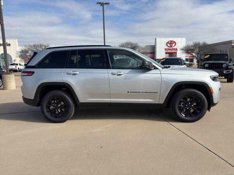 2026 Jeep Grand Cherokee Altitude