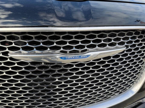 2017 Chrysler 300 C Platinum