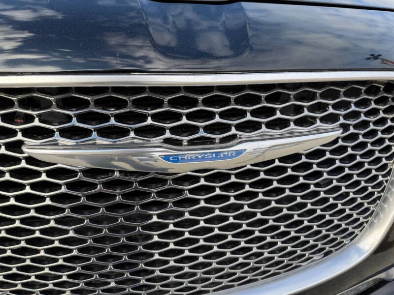 2017 Chrysler 300 C Platinum