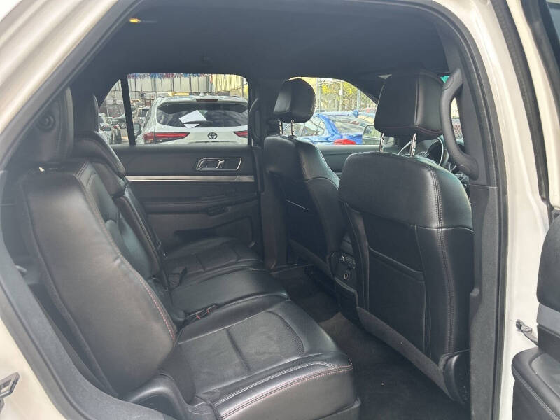 2017 Ford Explorer Sport