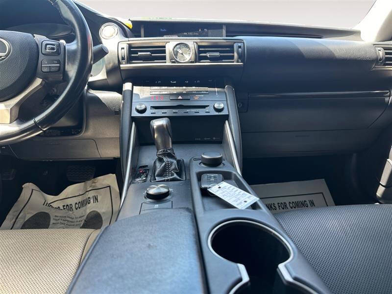 2017 Lexus IS 200t