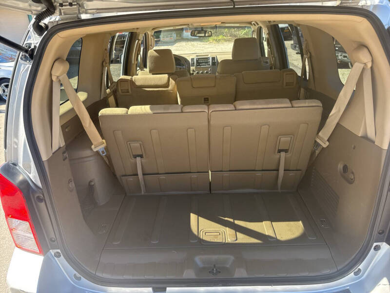 2006 Nissan Pathfinder LE