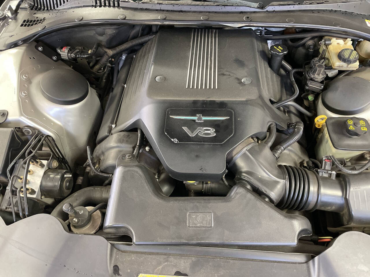 2004 Ford Thunderbird 25