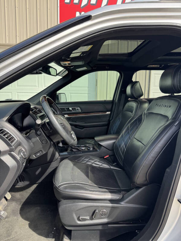 2017 Ford Explorer Platinum