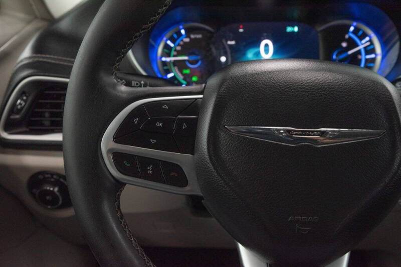 2024 Chrysler Pacifica Plug-In Hybrid Select