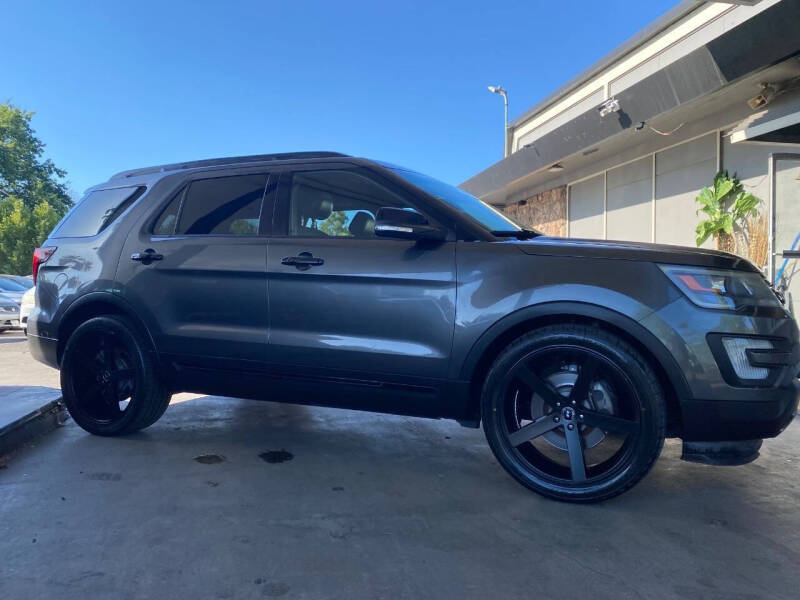 2017 Ford Explorer Sport