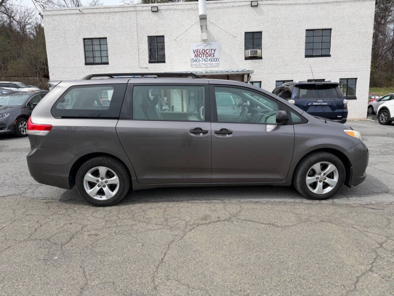 2011 Toyota Sienna Base 7-Passenger
