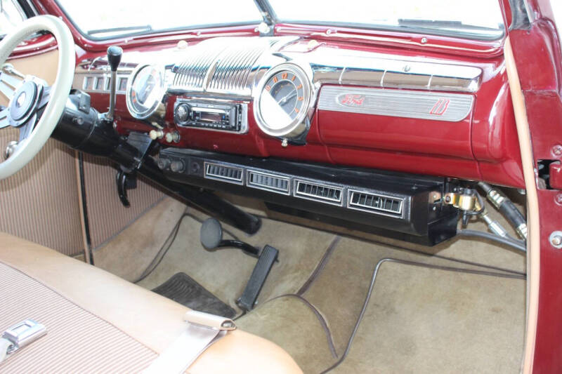 1946 Ford Super Deluxe