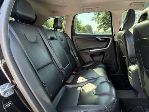 2015 Volvo XC60 T5 Drive-E Premier Plus