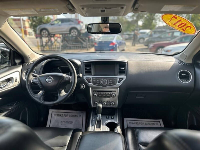 2017 Nissan Pathfinder Platinum