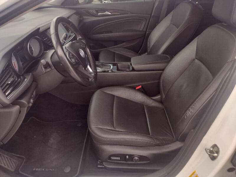 2018 Buick Regal Sportback Essence