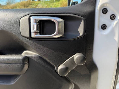 2022 Jeep Gladiator Sport