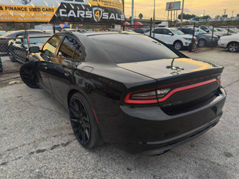 2017 Dodge Charger SE