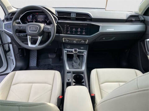 2025 Audi Q3 quattro S line Prem Plus 45 TFSI