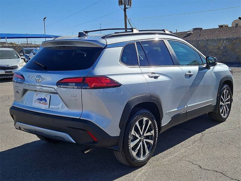 2025 Toyota Corolla Cross XLE