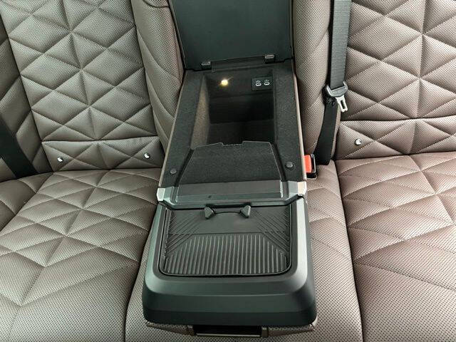 2025 BMW 7 Series 740i xDrive