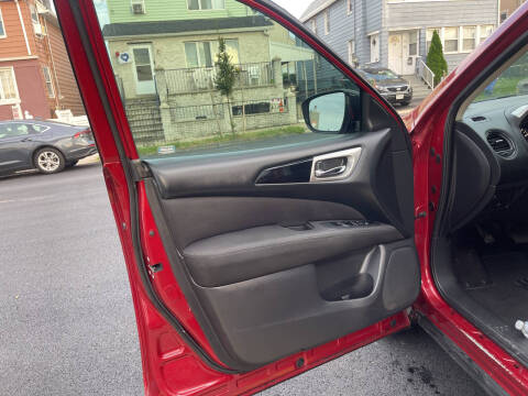 2017 Nissan Pathfinder S