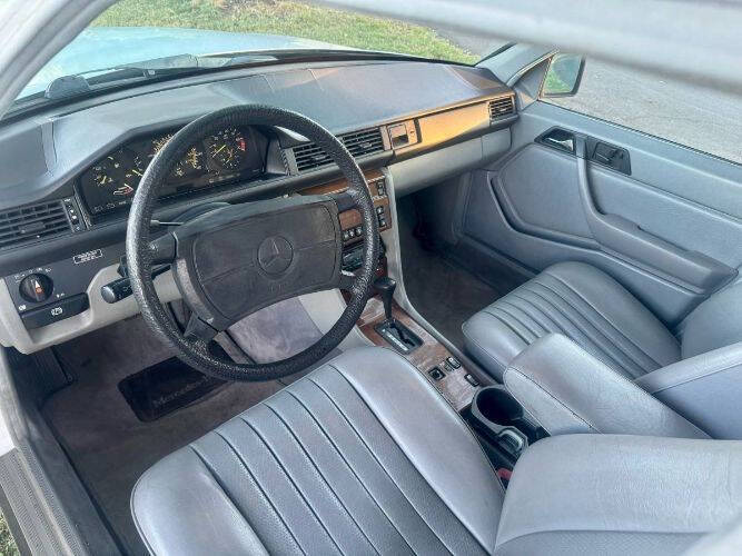 1986 Mercedes-Benz 300-Class