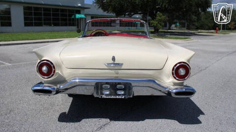 1957 Ford Thunderbird