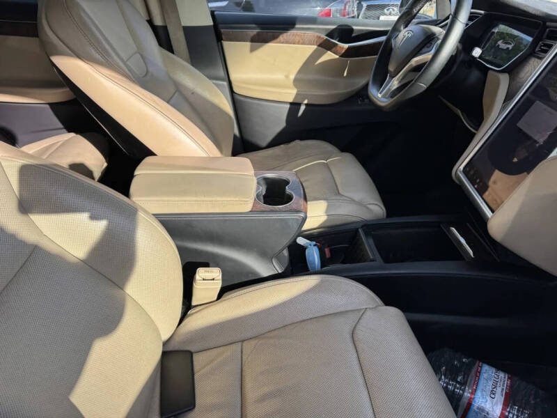 2016 Tesla Model X 75D