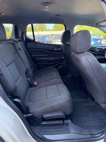 2017 GMC Acadia SLE-2