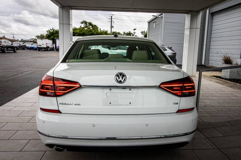 2017 Volkswagen Passat 1.8T SEL Premium