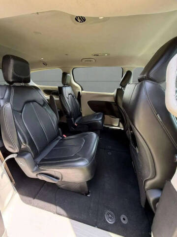 2020 Chrysler Voyager LXi