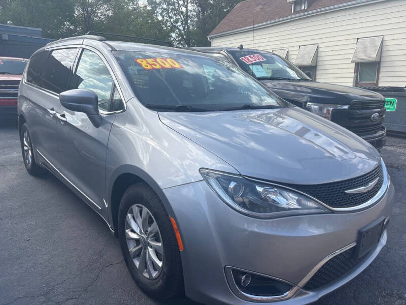 2017 Chrysler Pacifica Touring-L