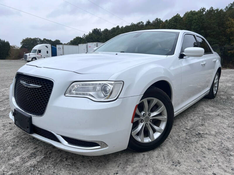 2015 Chrysler 300 for sale at Gwinnett Luxury Motors in Buford GA