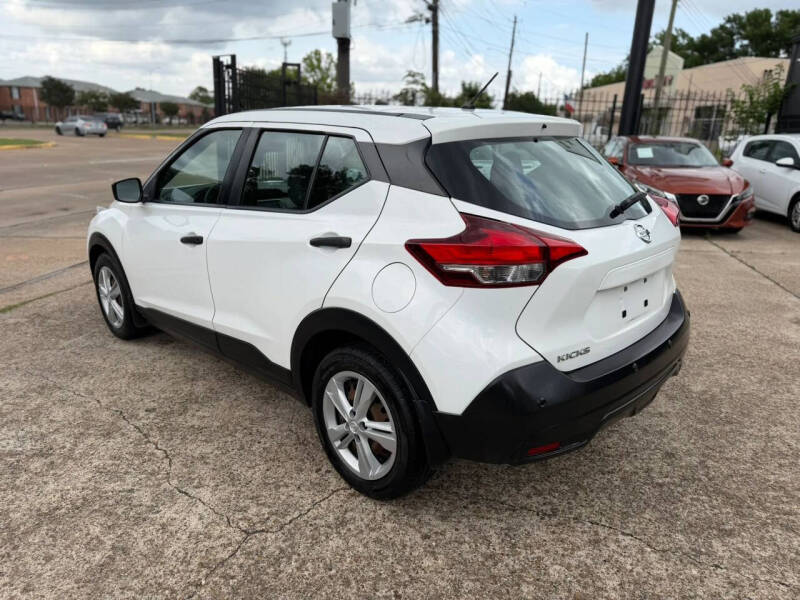 2020 Nissan Kicks S