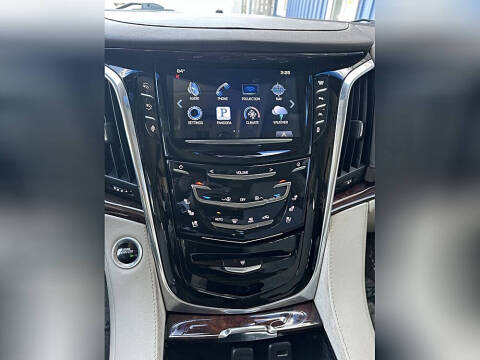 2016 Cadillac Escalade Luxury Collection