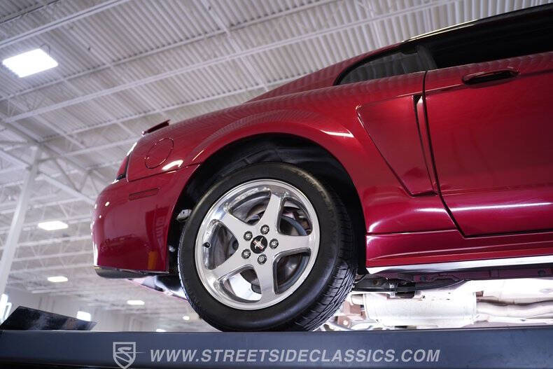 2004 Ford Mustang GT Deluxe